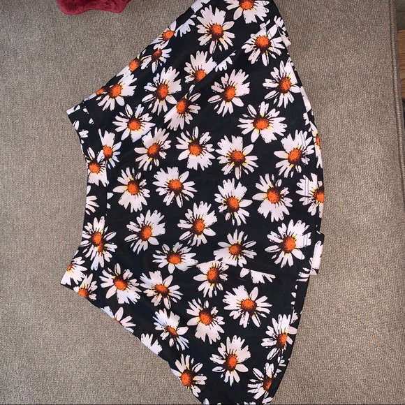 BUNDLE of five skirts floral and solid patterns - Picture 1 of 13